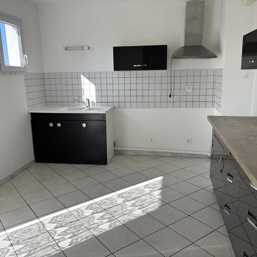 Location Appartement 4 pièces 85m² AUBENAS 07200 - Photo 1