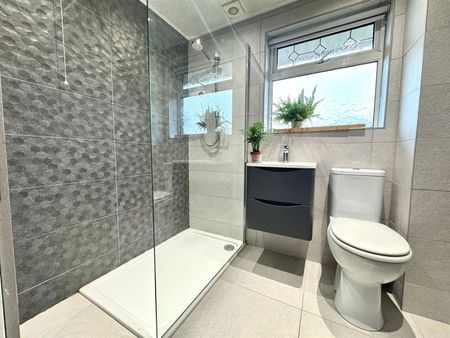 54 Circular Road, - Photo 5