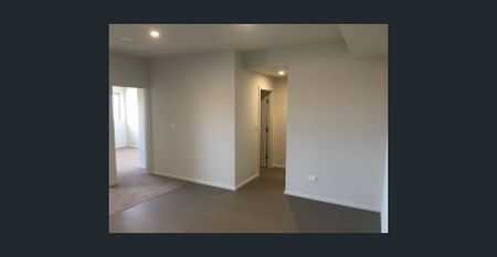 Air-conditioned apartment, walking distance to Merewether beach. - Photo 3