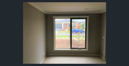 Stylish Family Living in a Prime Wyndham Vale Location - Photo 2