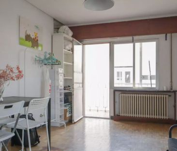 Double bed in Room in a shared 4-bedroom apartment for rent in Bell... - Photo 2