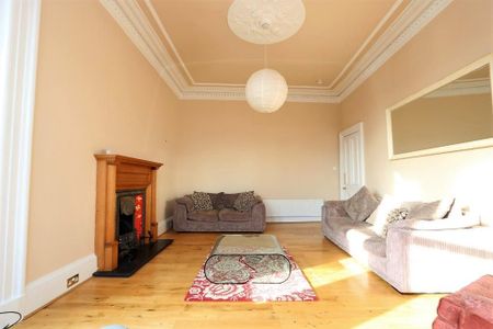 3 bedroom flat to rent - Photo 5