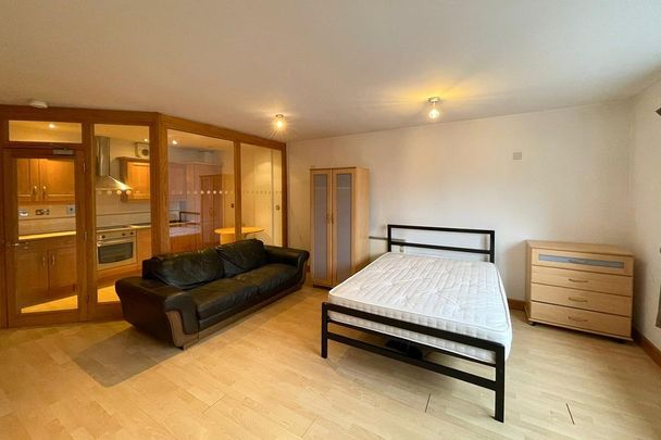 Studio to rent - Photo 1