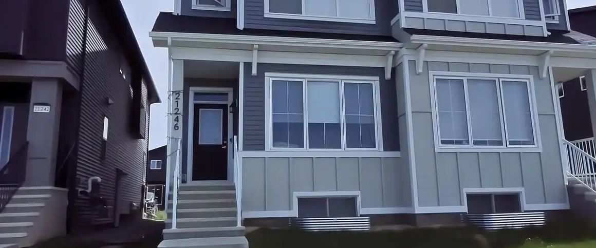 POND-FACING 2024-BUILT CREEKSTONE DUPLEX | 3 BED + BONUS ROOMS | 2.5 BATH — 3 Bedrooms+ Den Duplex - Photo 1