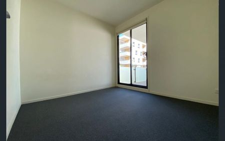 Stylish 2-Bedroom Apartment in a Prime Location! - Photo 3