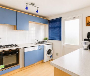 3 bedroom terraced house to rent - Photo 5