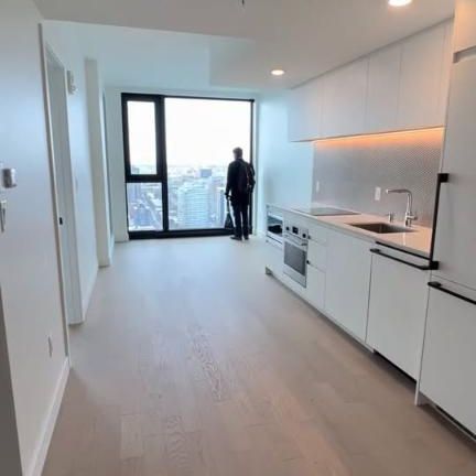 New 38th-floor Lease Transfer in Downtown Montreal - Photo 4