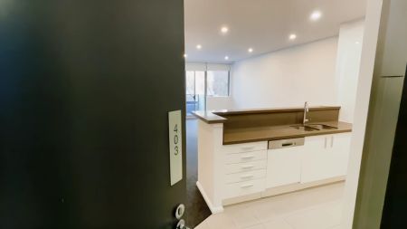 2 bed 2 bath*403 - Photo 3