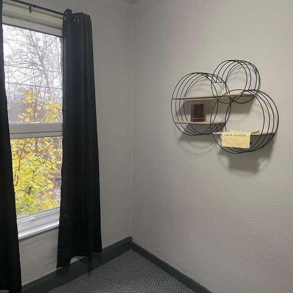 Flat, Austhorpe Road, Leeds, LS15 - Photo 1