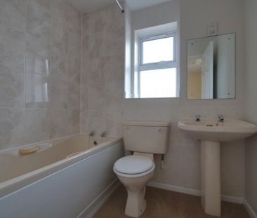 A 3 Bedroom House in Hatherley GL51 3FD - Photo 1