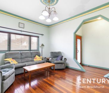 Charming 1950s Home with Modern Flexibility & Pristine Gardens! - Photo 2