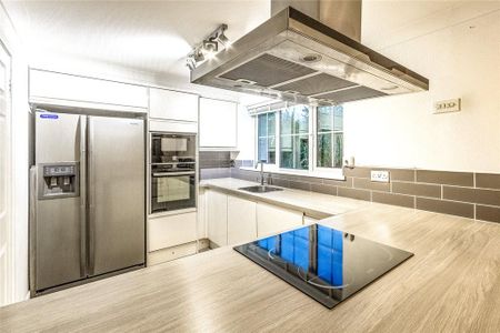 3 bedroom detached house to rent - Photo 4