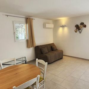 Location Appartement 1 pièce 36m² SIX FOURS LES PLAGES 83140 - Photo 2