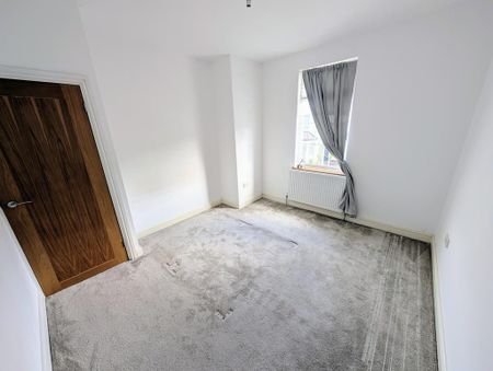 3 bedroom terraced house to rent - Photo 4