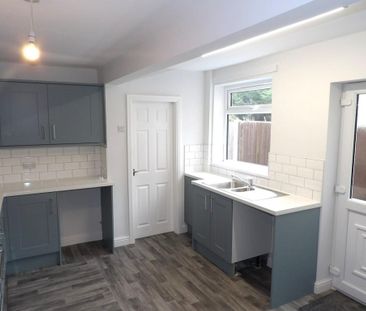 2 bedroom semi-detached house to rent - Photo 6