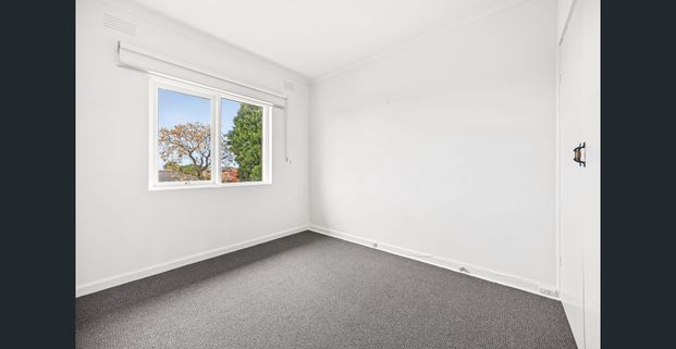 FRESHLY PAINTED IN NOBLE PARK - Photo 1