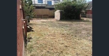 5BR large house near Train in Malvernn Rd Glen Iris Available now ! - Photo 2