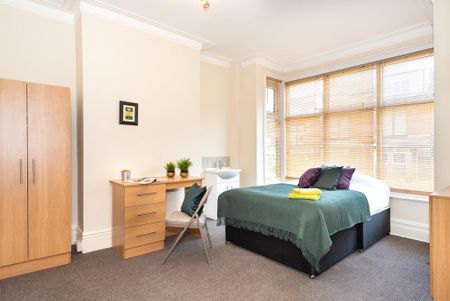 5 bedroom terraced house to rent - Photo 3