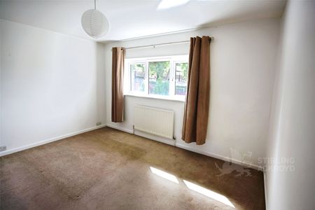 Great Goodwin Drive, Guildford, Surrey, GU1 2TZ - Photo 4