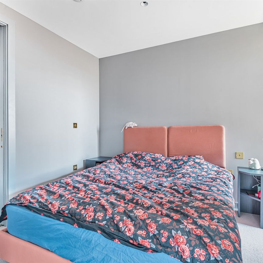 Available from Now - 2 Bed Apartment, Furnished - Photo 1