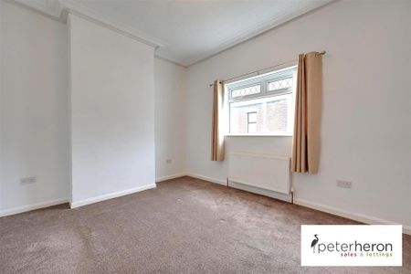 2 bedroom cottage to rent - Photo 2