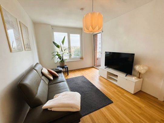 Ab 1.11.: Helle 2-Zimmer-Wohnung mit Loggia & toller Aufteilung - Photo 1