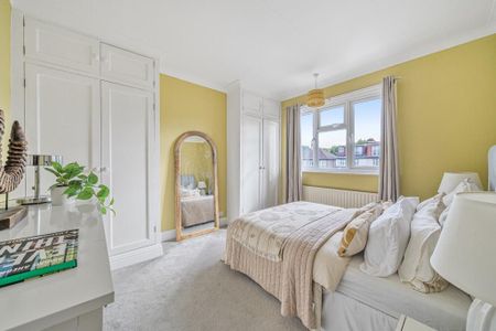 5 bedroom end of terrace house to rent - Photo 2