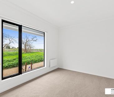 11/50 Plush Circuit, Epping, VIC, 3076 - Photo 3