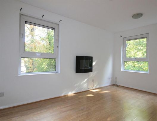 2 Bedroom Apartment Available Arranging tenancy - Photo 1