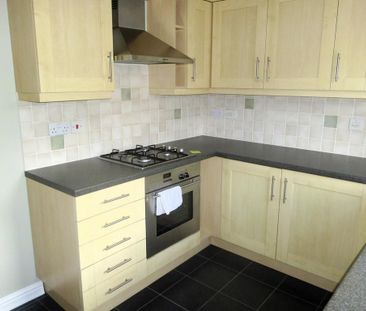 2 bedroom terraced house to rent - Photo 2