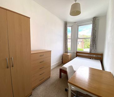 St Thomas Hill, Canterbury - Photo 3