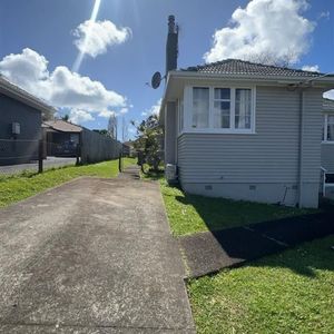Two Bedroom Hauraki House - Photo 2