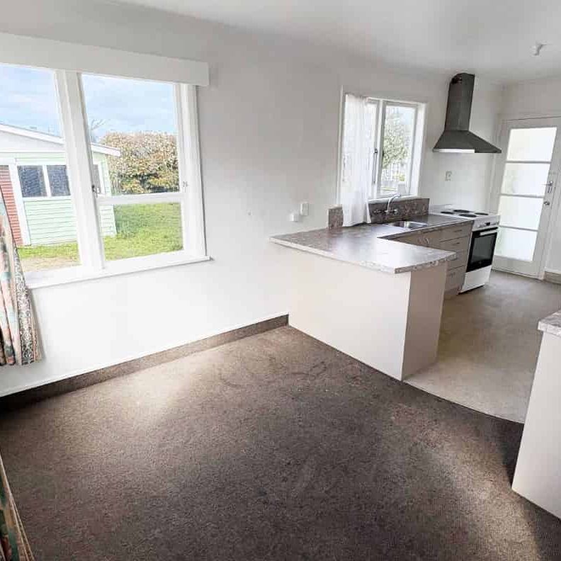 LEVIN - 3 BEDROOM - Photo 1