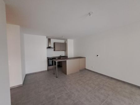 Location Appartement 2 pièces 45m² THONON LES BAINS 74200 - Photo 2