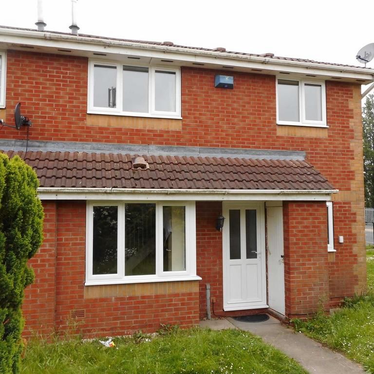 2 bedroom end of terrace house to rent - Photo 1