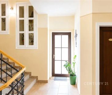 Pronájem moderního podkrovního bytu 2+kk, 42 m - Photo 4