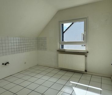 Bevorzugte Wohnlage! Gemütliche Dachgeschosswohnung Nähe Mühlbachtal! - Photo 2