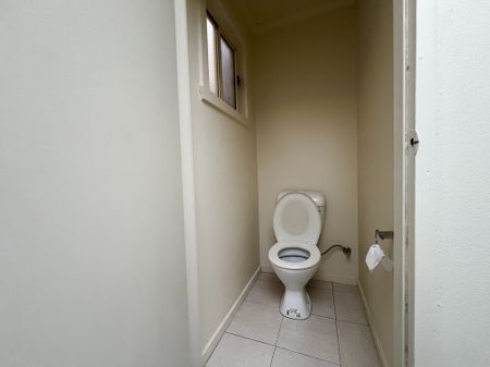 Affordable 2-Bedroom Home in Prime North Melbourne Location - Photo 3
