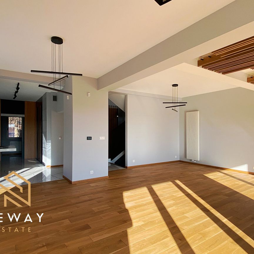 Nowoczesny dom z widokiem na Wisłę - Photo 1