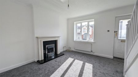 2 bedroom semi-detached house to rent - Photo 2