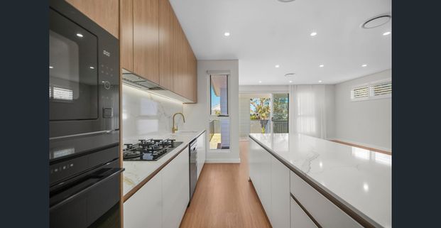 Incredible Beachside Residence - Photo 1