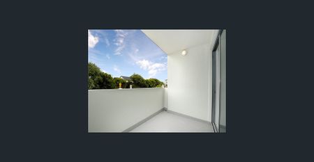 SPACIOUS, MODERN & BEACHSIDE - Photo 5