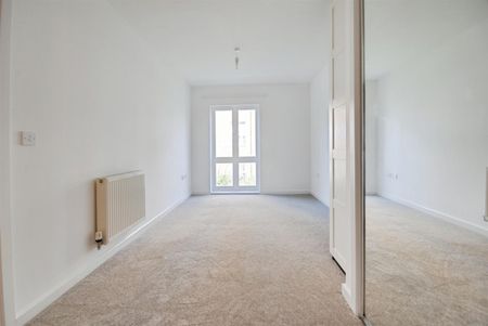 Manhattan Avenue, Watford - Photo 4