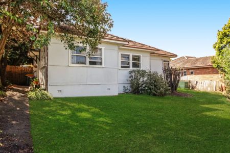 Three Bedroom Home In Whisper Quiet Location - Photo 3