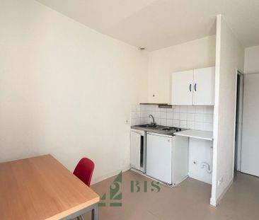 Location Appartement 1 pièce 26m² ROANNE 42300 - Photo 2