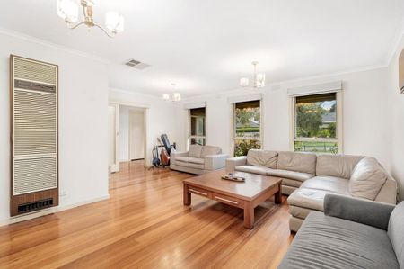 Splendid Single-Level Home - Photo 2