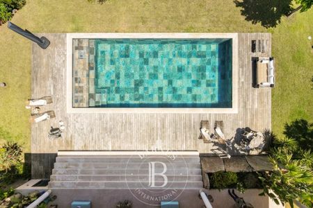 LOCATION SAISONNIÈRE - SAINTE-MAXIME - VILLA MODERNE VUE MER - 5 CHAMBRES - Photo 5
