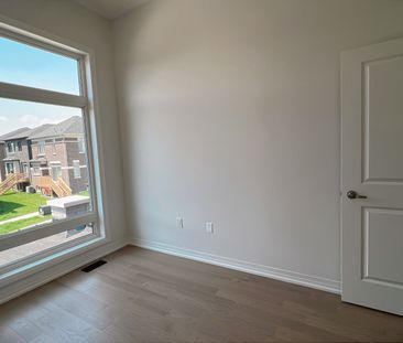 For Lease - 2981 Seagrass Street, Pickering, Ontario - Photo 5