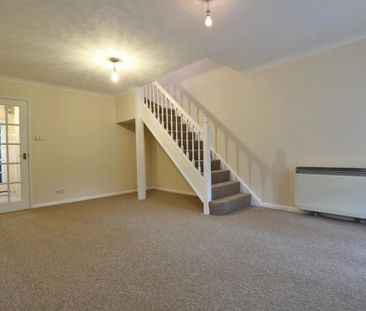 2 bedroom end of terrace house to rent - Photo 2