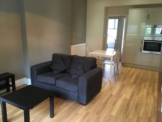 2 Bed Flat, Western Bank, S10 - Photo 1